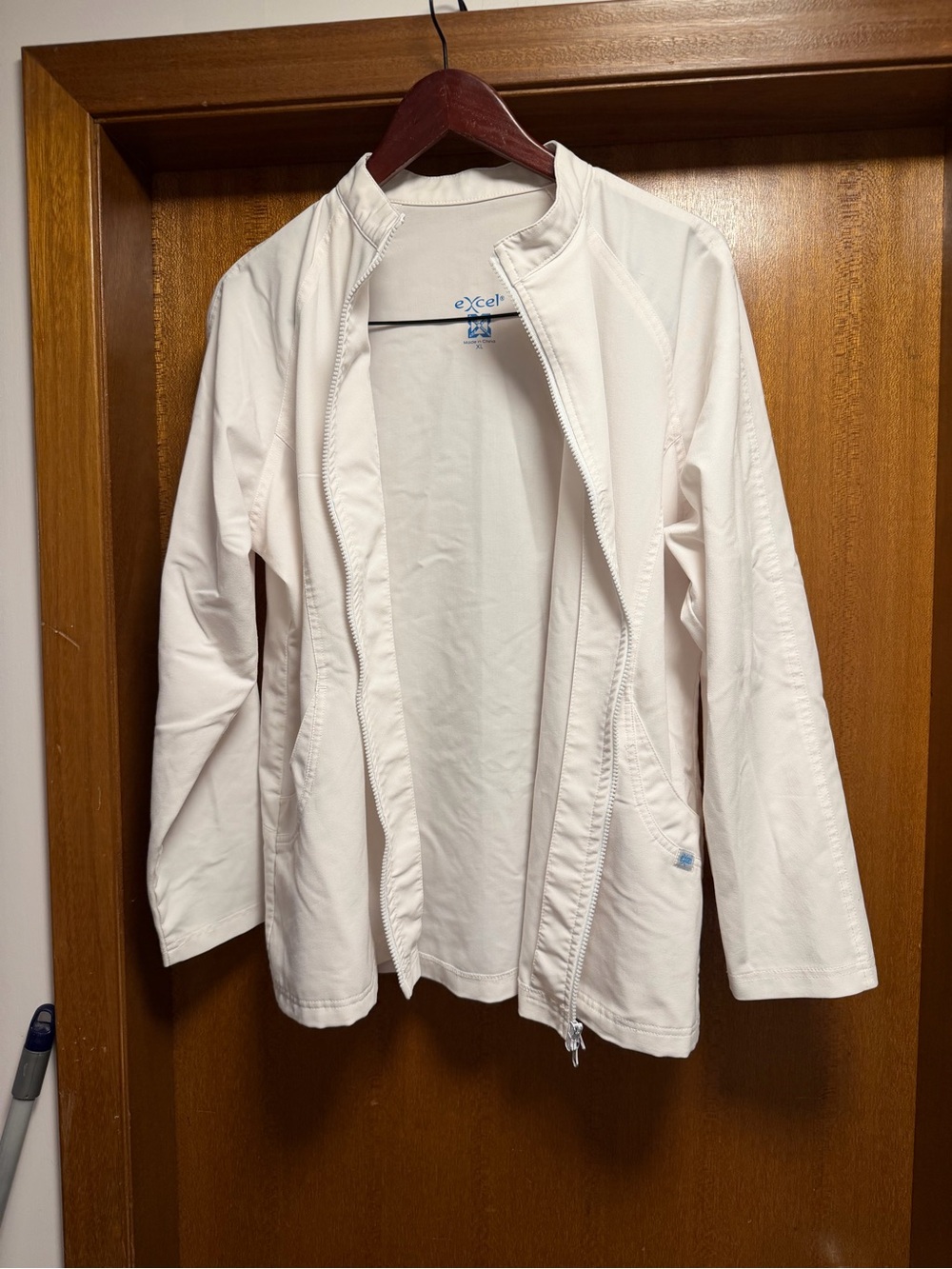 Women's Lightweight White Zip-Front Jacket